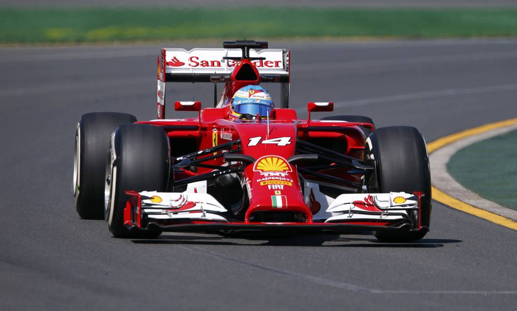 Fernando Alonso in azione con la Ferrari, la rossa non ha cominciato male. Reuters